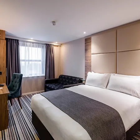 Centre By Ihg Hotel 4*