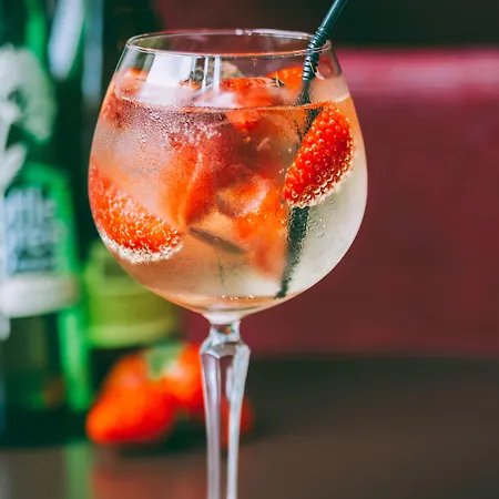 Centre By Ihg Hotell 4*