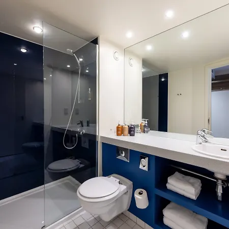 Centre By Ihg Hotell