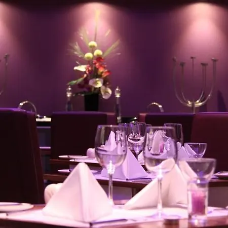 Centre By Ihg Hotell