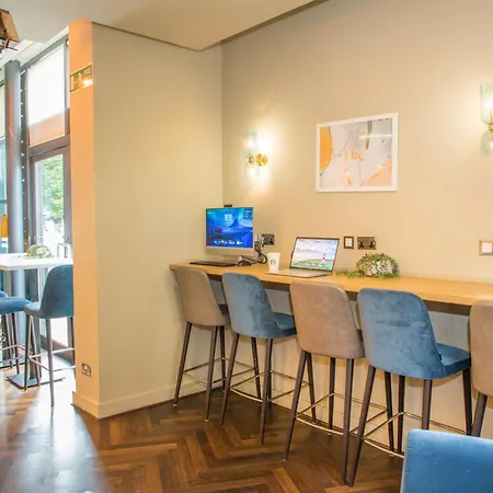 Centre By Ihg 4* York