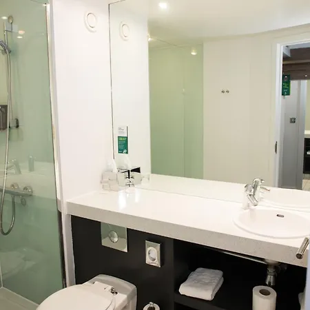Centre By Ihg 4* York