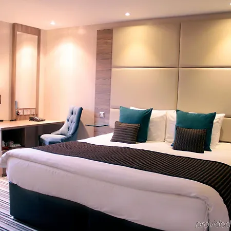 Centre By Ihg Hotel 4*
