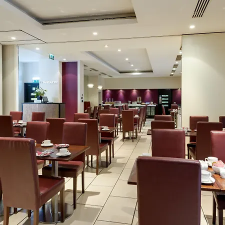 מלון Centre By Ihg 4*