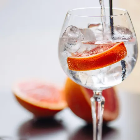 מלון Centre By Ihg 4*