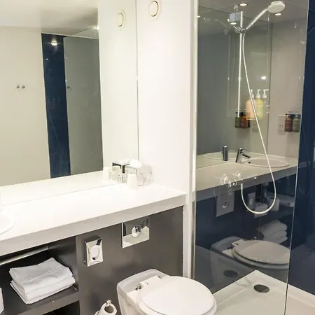 Centre By Ihg 4* York