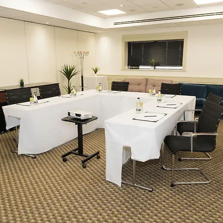 Centre By Ihg 4*
