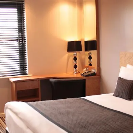 Centre By Ihg מלון