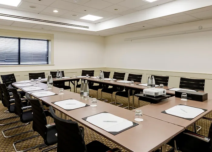 Centre By Ihg Hotel 4*