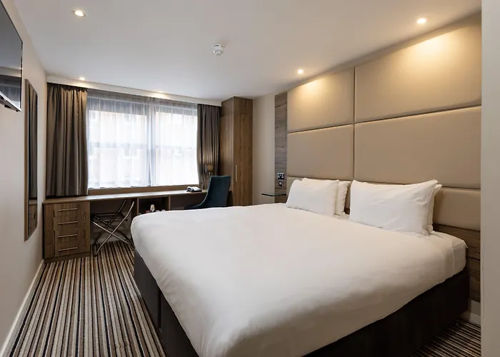 Centre By Ihg Hotel 4*