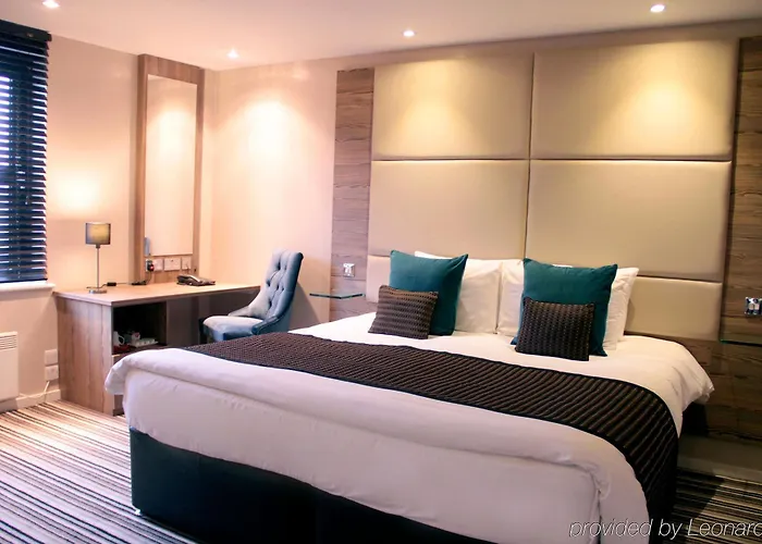 Centre By Ihg Hotel 4*