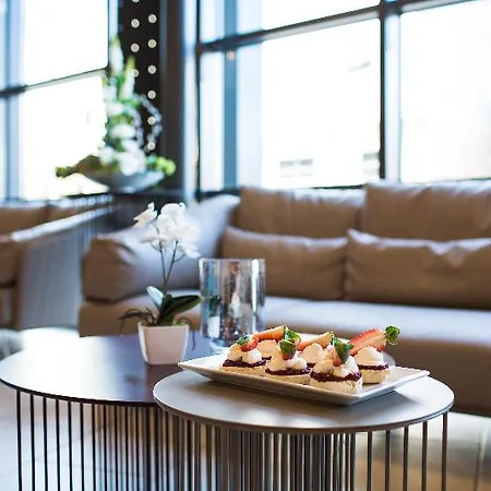 Centre By Ihg Hotel 4*