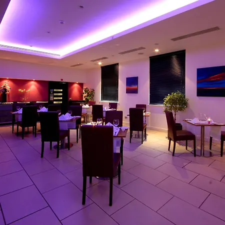 Centre By Ihg 4* York